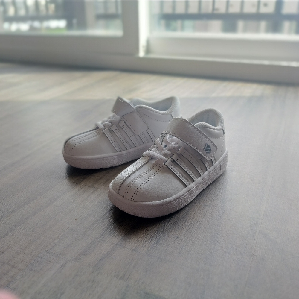 Toddler white k-swiss low-top shoe 6.5C